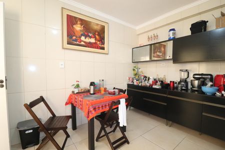 Casa à venda com 240m², 2 quartos e 3 vagasCasa 2 - Cozinha