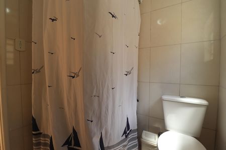 Casa à venda com 240m², 2 quartos e 3 vagasBanheiro de Serviço