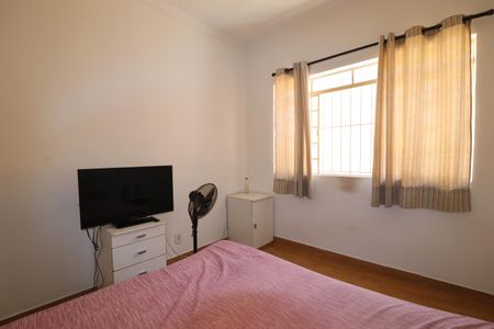 Casa à venda com 240m², 2 quartos e 3 vagasCasa 1 - Quarto 2