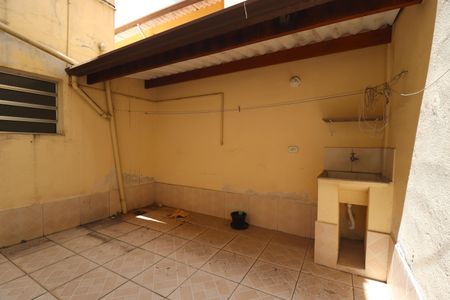 Casa à venda com 240m², 2 quartos e 3 vagasCasa 3 - area de serviço