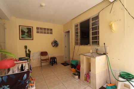 Casa à venda com 240m², 2 quartos e 3 vagasCasa 2 - Área de Serviço