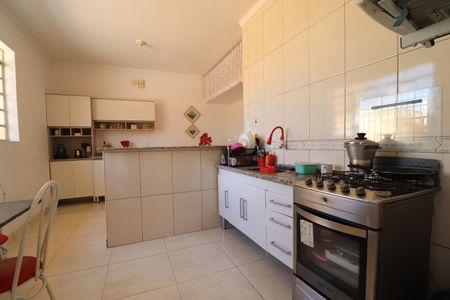 Casa à venda com 240m², 2 quartos e 3 vagasCasa 1 - Cozinha