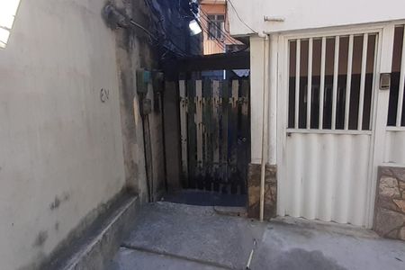 Casa à venda com 90m², 1 quarto e sem vaga Casa à venda com 90m², 1 quarto e sem vagaFachada