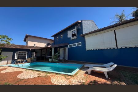 Casa à venda com 675m², 4 quartos e 6 vagas