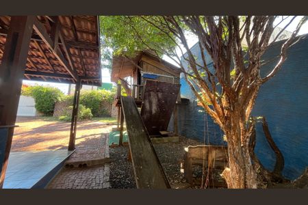 Casa à venda com 675m², 4 quartos e 6 vagas