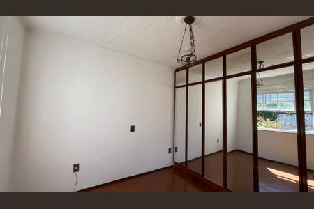 Casa à venda com 675m², 4 quartos e 6 vagas
