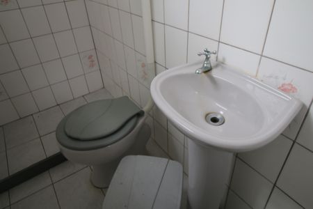 Casa à venda com 360m², 3 quartos e 4 vagasBanheiro de serviço 2