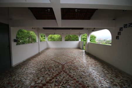 Casa à venda com 360m², 3 quartos e 4 vagasTerraço