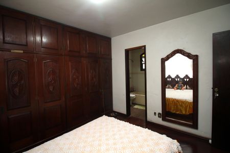 Casa à venda com 360m², 3 quartos e 4 vagasQuarto 2 - Suíte