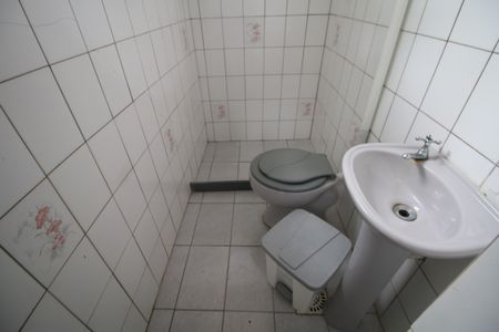 Casa à venda com 360m², 3 quartos e 4 vagasBanheiro de serviço 2