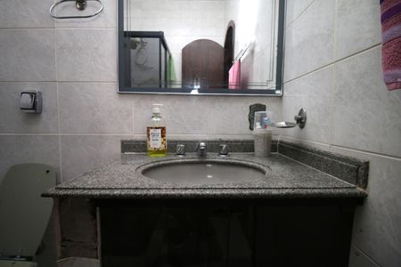 Casa à venda com 360m², 3 quartos e 4 vagasBanheiro Social 2