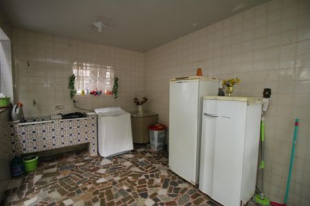 Casa à venda com 360m², 3 quartos e 4 vagasCozinha e Área de Serviço