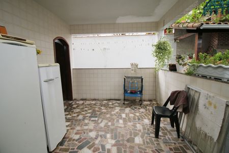 Casa à venda com 360m², 3 quartos e 4 vagasCozinha e Área de Serviço