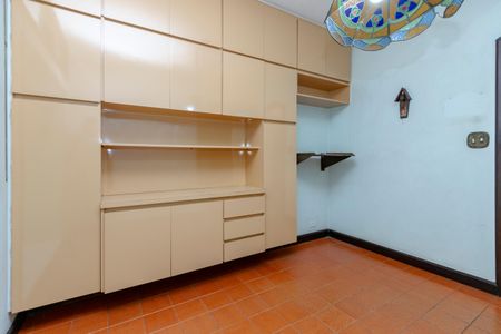 Casa à venda com 550m², 5 quartos e 4 vagas Casa à venda com 550m², 5 quartos e 4 vagasCopa