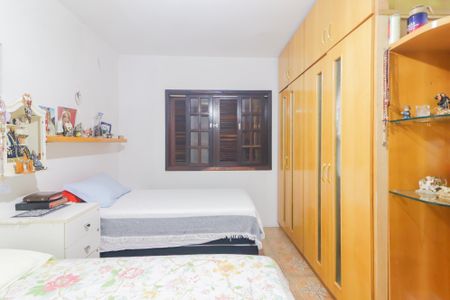 Casa à venda com 120m², 2 quartos e 2 vagas Casa à venda com 120m², 2 quartos e 2 vagasQuarto