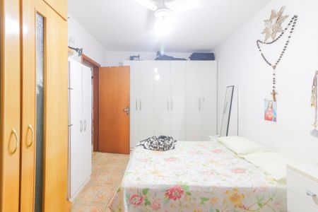 Casa à venda com 120m², 2 quartos e 2 vagas Casa à venda com 120m², 2 quartos e 2 vagasQuarto