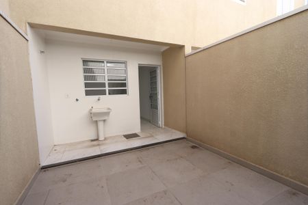 Casa à venda com 107m², 3 quartos e 2 vagasQuintal