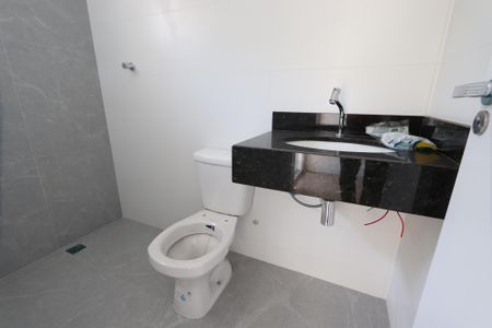 Casa à venda com 107m², 3 quartos e 2 vagasBanheiro da Suíte