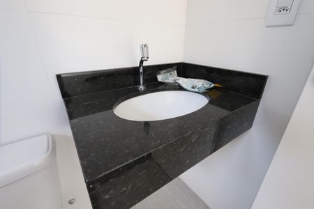 Casa à venda com 107m², 3 quartos e 2 vagasBanheiro da Suíte