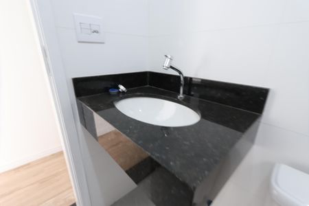 Casa à venda com 107m², 3 quartos e 2 vagasBanheiro Social