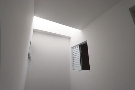 Casa à venda com 107m², 3 quartos e 2 vagasEscada - clarabóia