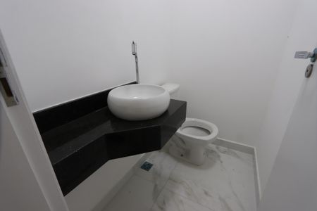 Casa à venda com 107m², 3 quartos e 2 vagasLavabo da sala