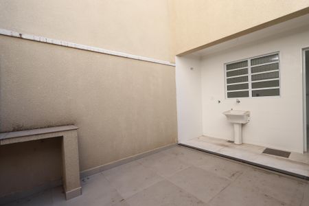 Casa à venda com 107m², 3 quartos e 2 vagasQuintal