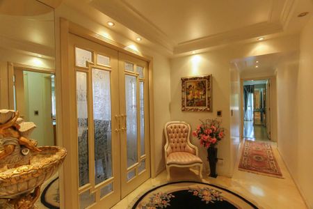 Apartamento à venda com 250m², 4 quartos e 3 vagas Apartamento à venda com 250m², 4 quartos e 3 vagasCorredor da Sala