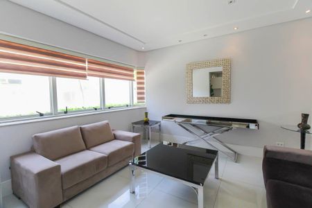 Apartamento à venda com 250m², 4 quartos e 3 vagas Apartamento à venda com 250m², 4 quartos e 3 vagasHall social