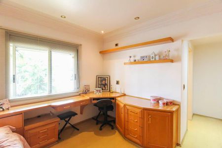 Apartamento à venda com 250m², 4 quartos e 3 vagas Apartamento à venda com 250m², 4 quartos e 3 vagasSuite 2