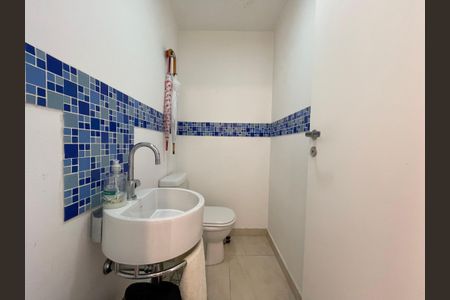 Apartamento à venda com 134m², 3 quartos e 2 vagas Apartamento à venda com 134m², 3 quartos e 2 vagasLavabo