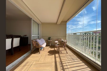 Apartamento à venda com 134m², 3 quartos e 2 vagas Apartamento à venda com 134m², 3 quartos e 2 vagasVaranda