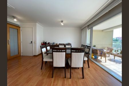Apartamento à venda com 134m², 3 quartos e 2 vagas Apartamento à venda com 134m², 3 quartos e 2 vagasSala