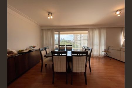 Apartamento à venda com 134m², 3 quartos e 2 vagas Apartamento à venda com 134m², 3 quartos e 2 vagasSala