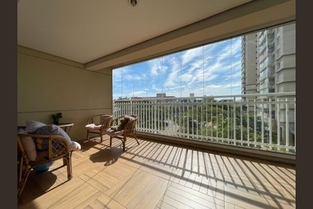 Apartamento à venda com 134m², 3 quartos e 2 vagas Apartamento à venda com 134m², 3 quartos e 2 vagasVaranda