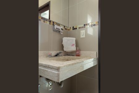 Apartamento à venda com 199m², 3 quartos e 2 vagasBanheiro da Suíte 1