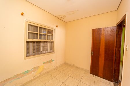 Casa à venda com 310m², 3 quartos e 3 vagas Casa à venda com 310m², 3 quartos e 3 vagasQuarto 2