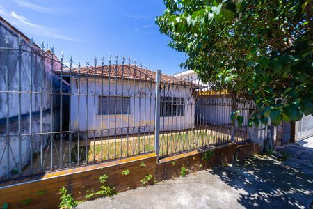 Casa à venda com 310m², 3 quartos e 3 vagas Casa à venda com 310m², 3 quartos e 3 vagasFachada