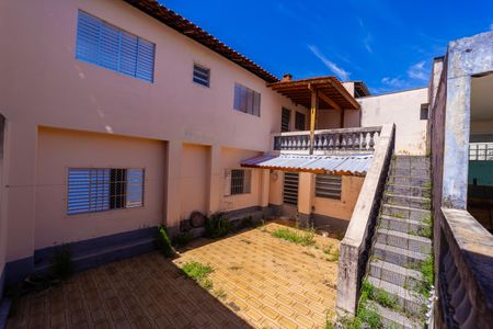 Casa à venda com 310m², 3 quartos e 3 vagas Casa à venda com 310m², 3 quartos e 3 vagasEdícula