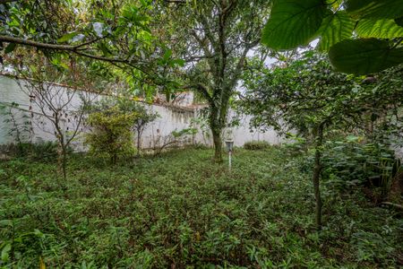 Casa à venda com 500m², 5 quartos e 2 vagas Casa à venda com 500m², 5 quartos e 2 vagasQuintal