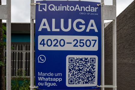 Casa à venda com 500m², 5 quartos e 2 vagas Casa à venda com 500m², 5 quartos e 2 vagasPlaquinha