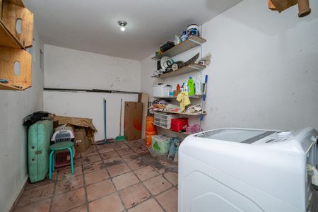 Casa à venda com 500m², 5 quartos e 2 vagas Casa à venda com 500m², 5 quartos e 2 vagasÁrea de Serviço