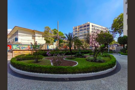 Apartamento à venda com 80m², 2 quartos e sem vaga Apartamento à venda com 80m², 2 quartos e sem vagaFachada e portaria