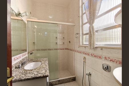 Apartamento à venda com 80m², 2 quartos e sem vaga Apartamento à venda com 80m², 2 quartos e sem vagaBanheiro Corredor