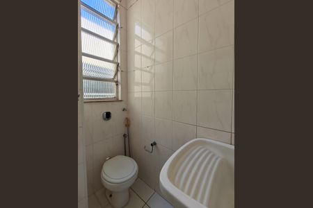 Apartamento à venda com 80m², 2 quartos e sem vaga Apartamento à venda com 80m², 2 quartos e sem vagaBanheiro de serviço