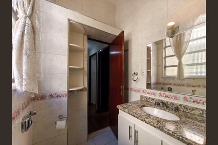 Apartamento à venda com 80m², 2 quartos e sem vaga Apartamento à venda com 80m², 2 quartos e sem vagaBanheiro Corredor