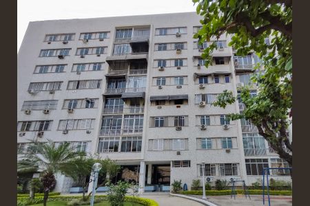 Apartamento à venda com 80m², 2 quartos e sem vaga Apartamento à venda com 80m², 2 quartos e sem vagaFachada e portaria