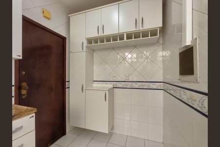 Apartamento à venda com 80m², 2 quartos e sem vaga Apartamento à venda com 80m², 2 quartos e sem vagaCozinha - Armários