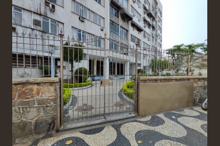 Apartamento à venda com 80m², 2 quartos e sem vaga Apartamento à venda com 80m², 2 quartos e sem vagaFachada e portaria