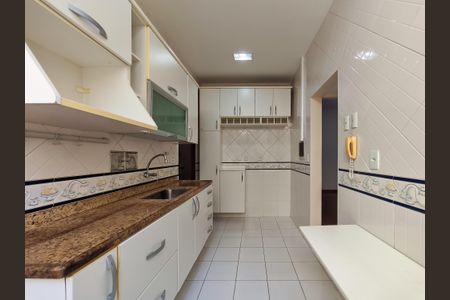 Apartamento à venda com 80m², 2 quartos e sem vaga Apartamento à venda com 80m², 2 quartos e sem vagaCozinha - Armários